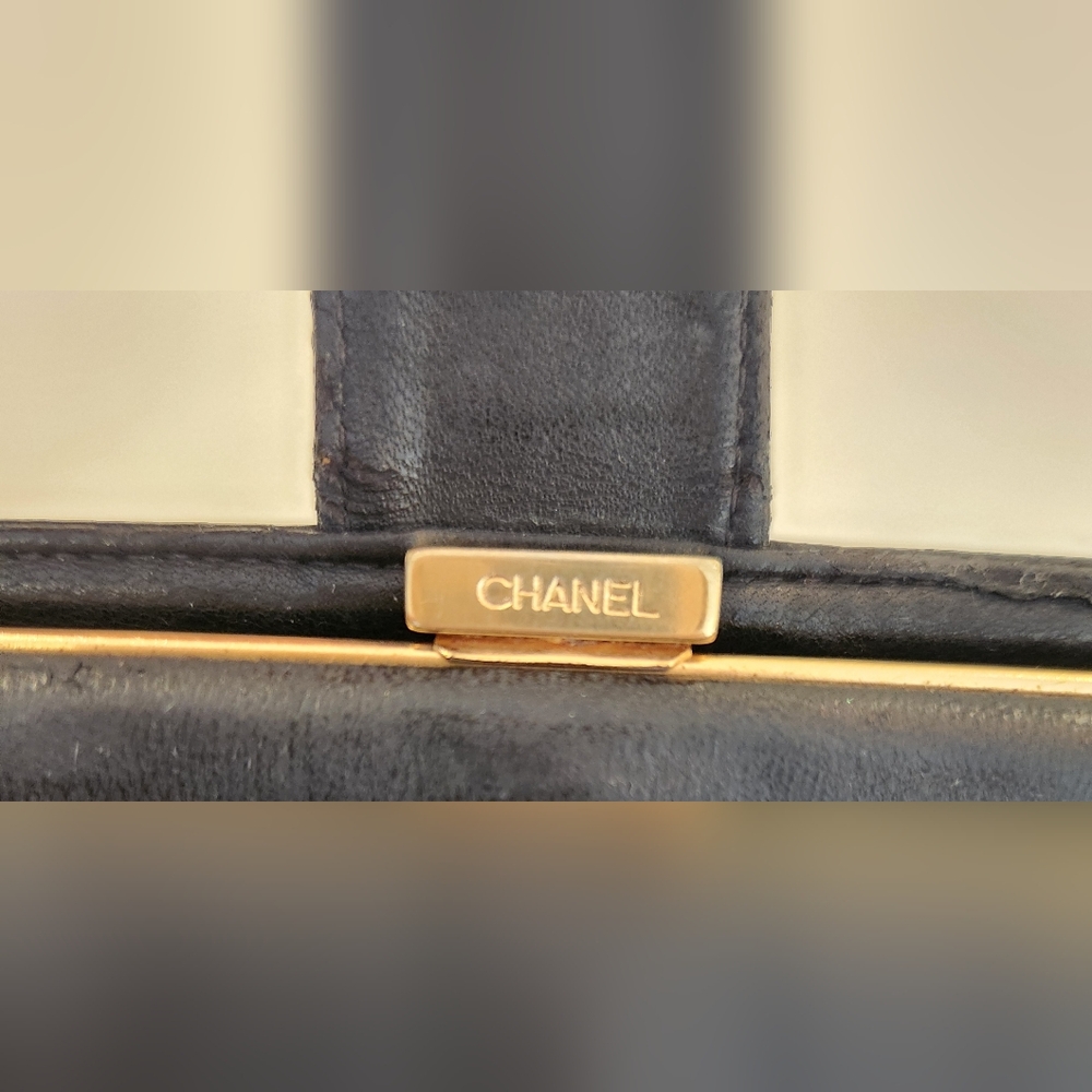 Chanel Kisslock! Continental Wallet With Coin Purse. Chanel! - Picture 2 of 14